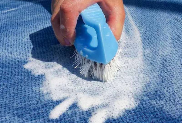 Deep Clean Your Carpet Without a Vacuum: Quick and Easy Methods